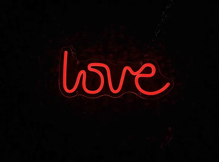 love - Insegne al neon a LED