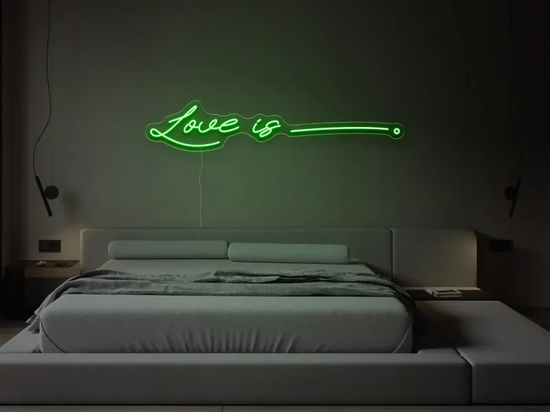 Love is - Insegna Neon LED