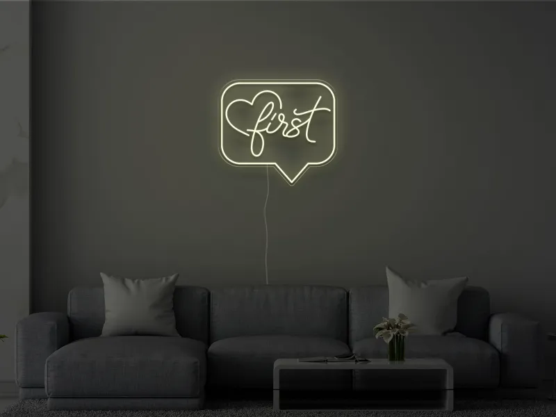 Love First - Insegna Neon LED
