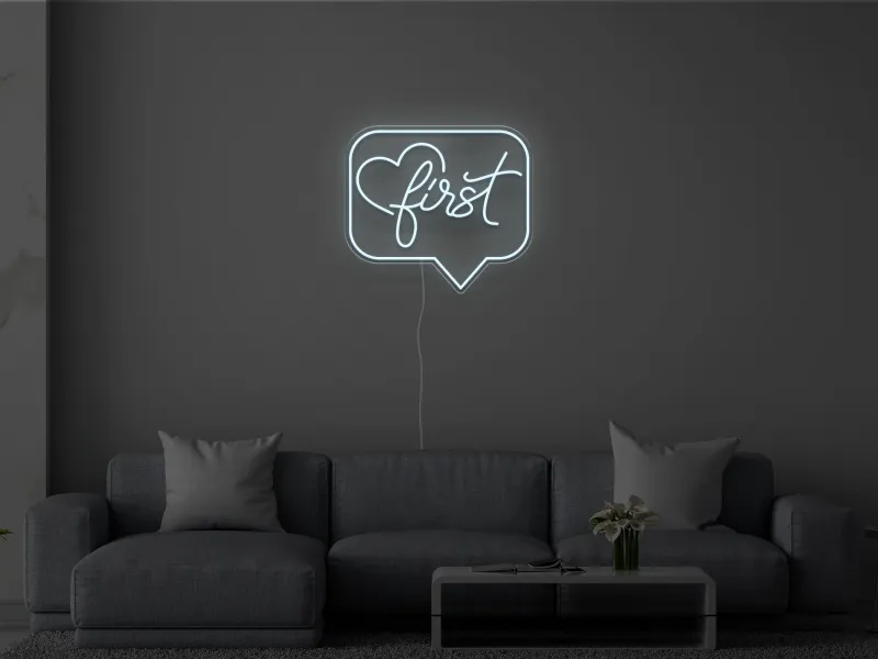 Love First - Insegna Neon LED