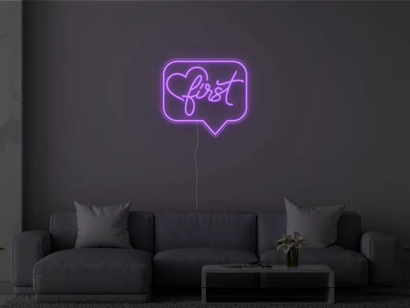 Love First - Insegna Neon LED