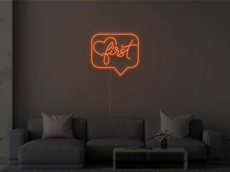 Love First - Insegna Neon LED