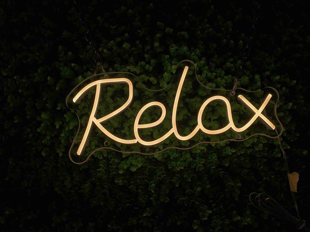 Relax - Semn Luminos LED Neon de Inchiriat