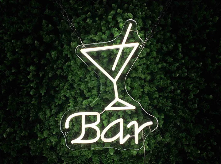 Cocktail & Bar - Semn Luminos LED Neon de Inchiriat