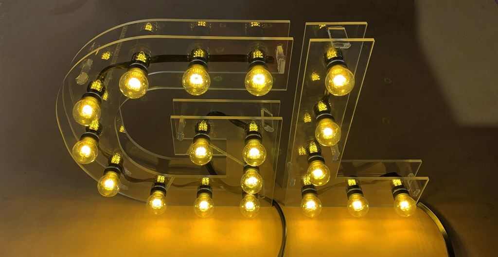 Litere Volumetrice Luminoase 1M de Inchiriat